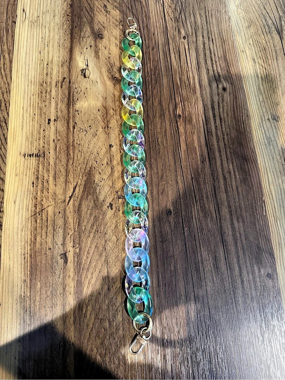 Bag Chain in Green & yellow iridescent